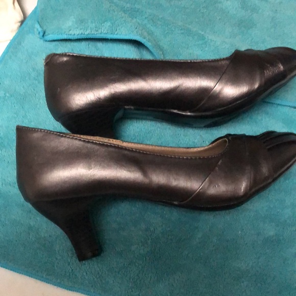 Hush Puppies Soft Style Pewter-tone Pumps - Picture 5 of 9